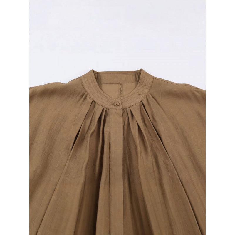 Damen Kurz geschnittene plissierte Blousonjacke mit Ballonärmeln und Smockbund Drune