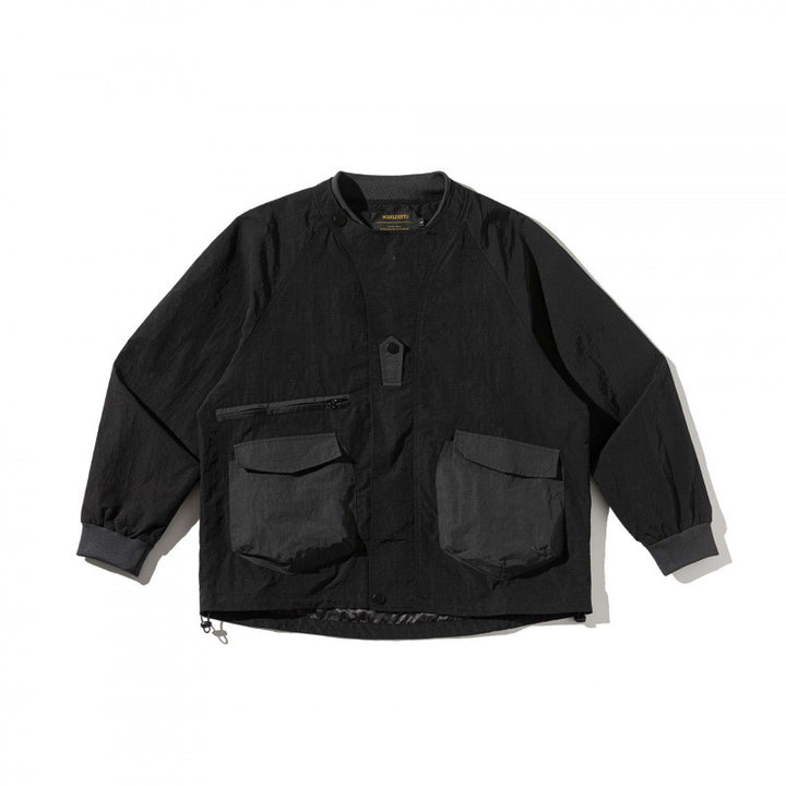 Unisex Kurz geschnittene kastige Overlayer‑Jacke im Utility‑Stil mit aufgesetzten Pattentaschen und Kordelzug Drune