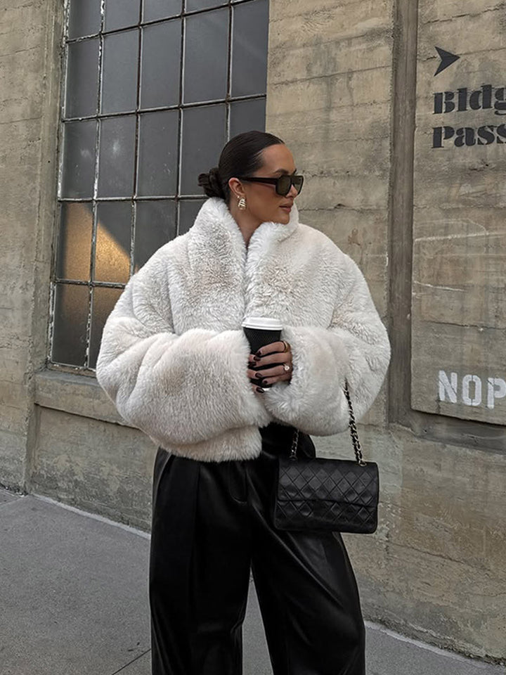 Damen Kurze kuschelige Faux‑Fur‑Bomberjacke mit voluminösem Schalkragen und kastiger Silhouette Drune