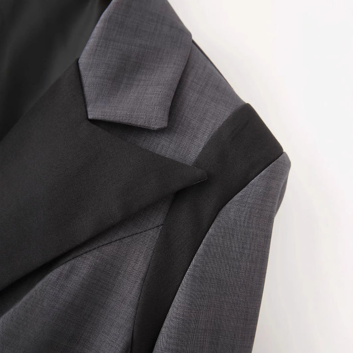 Damen nan weitgeschnittener Blazer mit kontrastierendem Revers, einreihiger Knopfleiste und Pattentaschen Drune