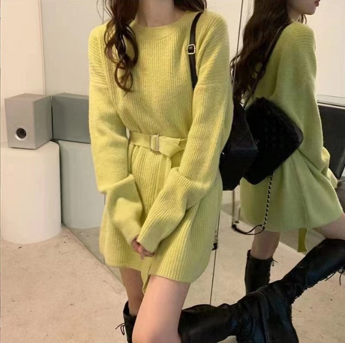 Damen Strickkleid mit taillierter Gürteldetail und modernem Rippmuster Drune