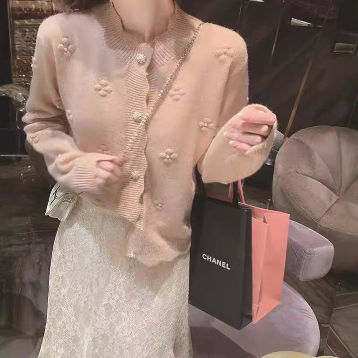 Damen Lockere Strickjacke mit floralen Applikationen und Perlenknöpfen Drune
