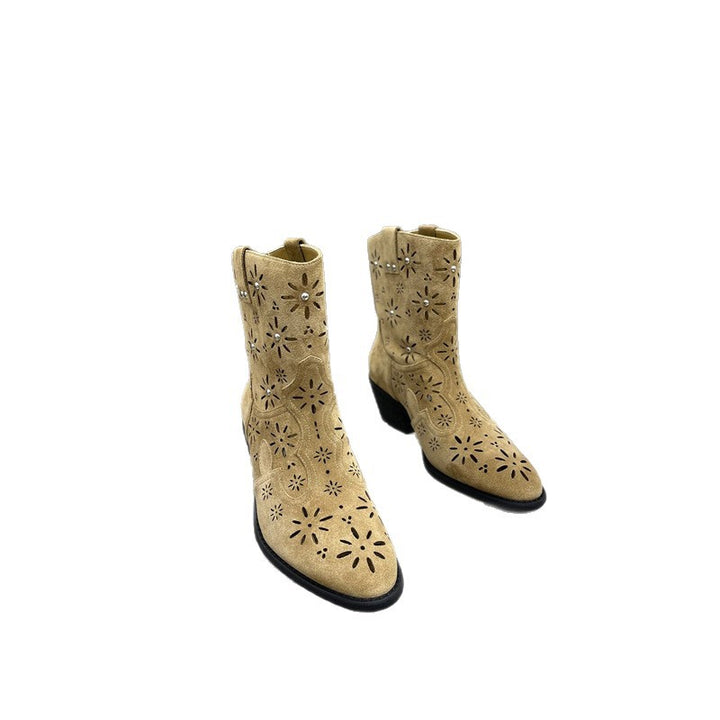 Damen Western‑Stiefeletten aus Wildleder mit Laser‑Cut Blumenmuster und mittelhohem Blockabsatz Drune