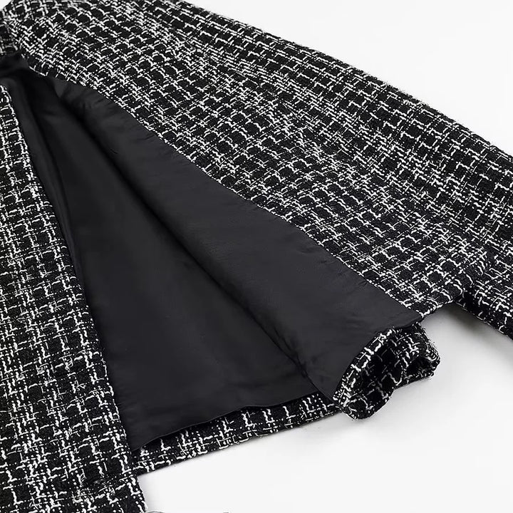 Damen nan kurz geschnittene Bouclé-Jacke im Boxy-Schnitt mit Goldknopf-Detail und Pattentaschen Drune