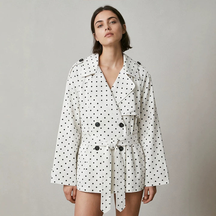 Damen Kurztrench mit Doppelreiher, Taillengürtel und Punkteprint Drune