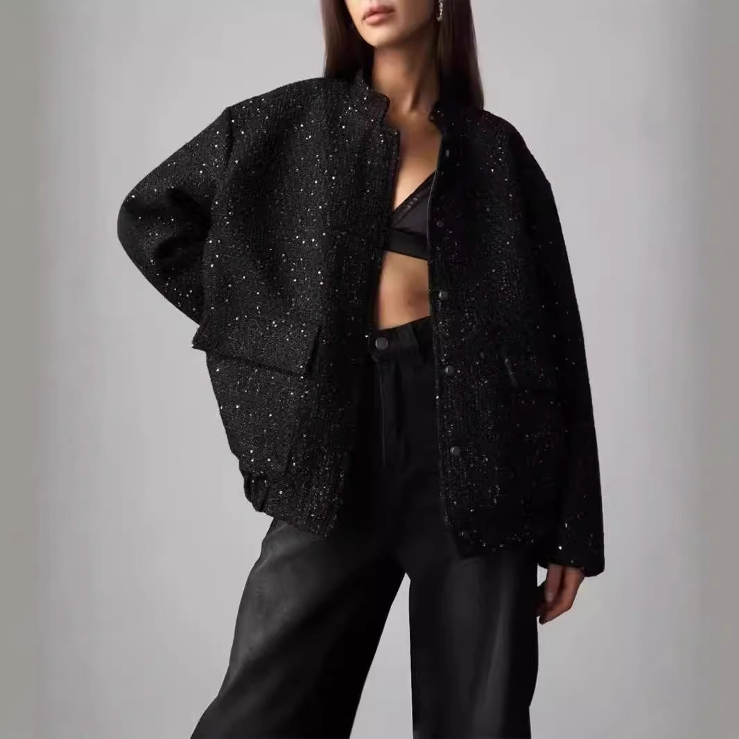 Damen 400+ Bouclé Kurzjacke mit Stehkragen, Pattentaschen und taillierendem Saum Drune