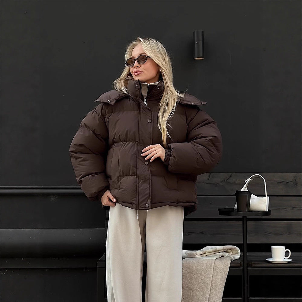 Damen Kurz geschnittene Oversize-Steppjacke mit hohem Stehkragen und verdeckter Druckknopfleiste Drune