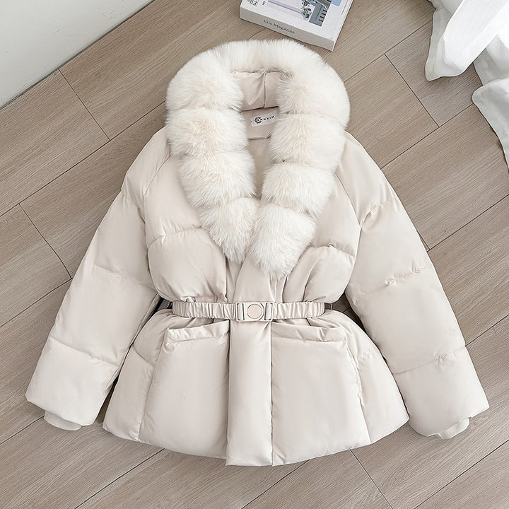 Damen Taillierte Kurz-Steppjacke mit voluminösem Schalkragen aus Kunstfell und Ziergürtel Drune