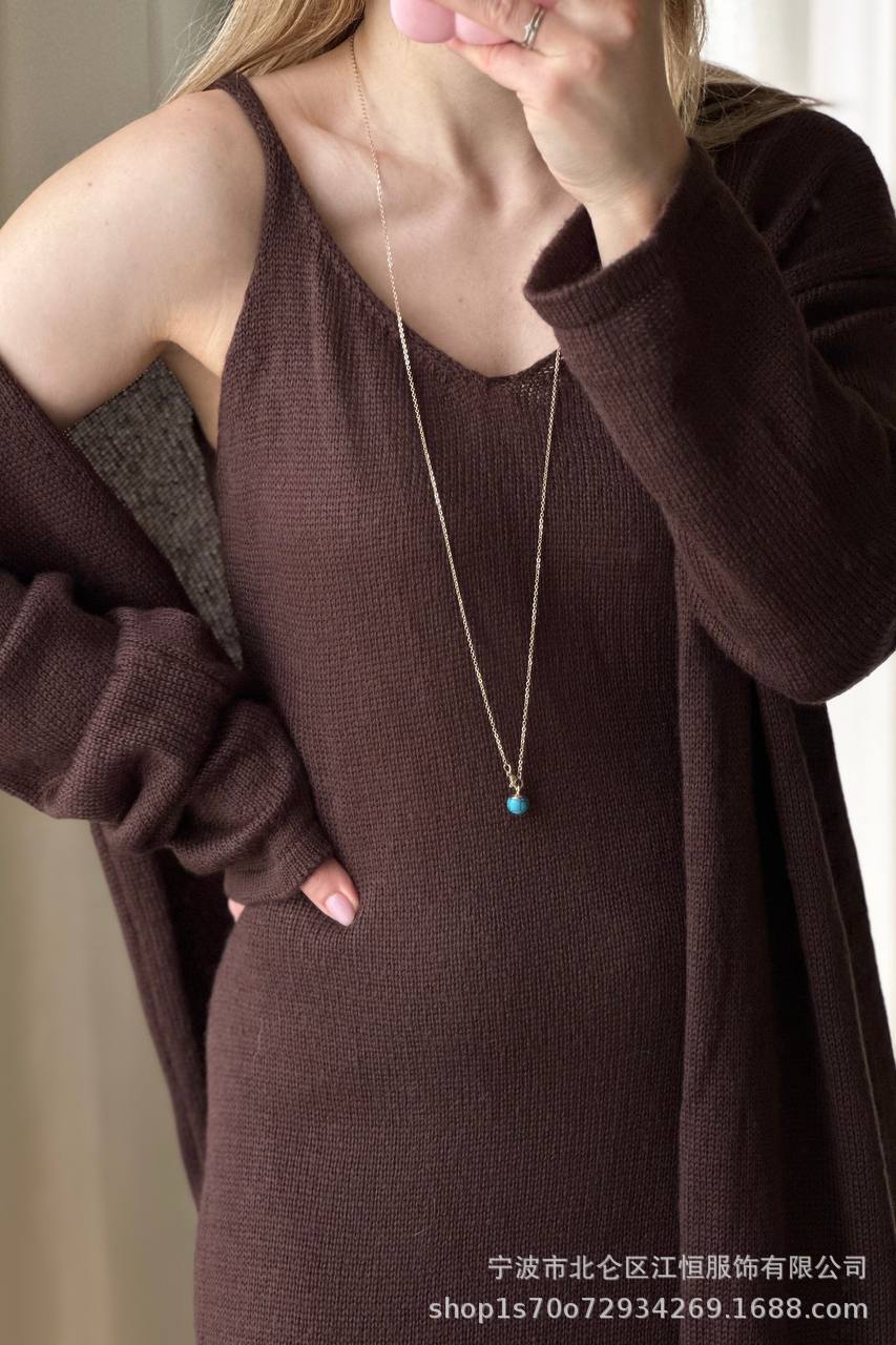 Damen Strickkleid mit spaghetti-Trägern und V-Ausschnitt Drune