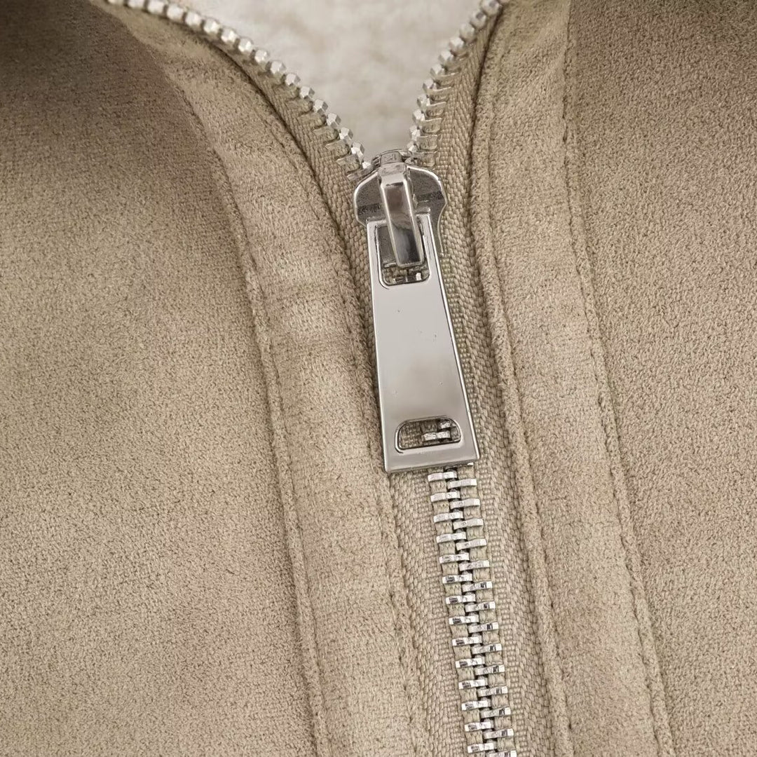 Damen Kurz geschnittene Wildlederoptik-Bomberjacke mit Teddyfutter, Reißverschluss und Rippbündchen Drune