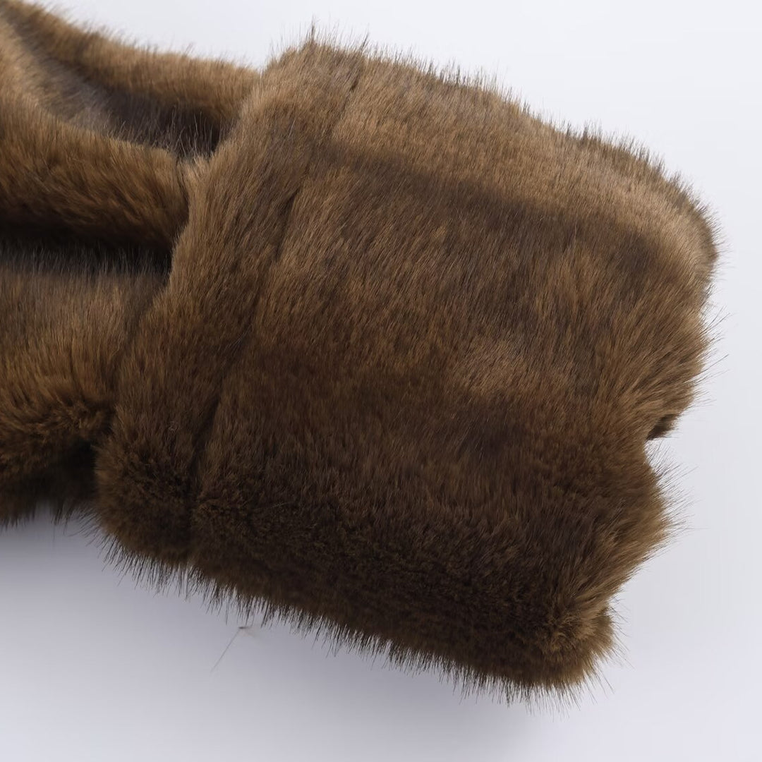 Damen Kurze Kunstfell‑Jacke mit voluminösem Schalkragen und aufgesetzten Taschen Drune