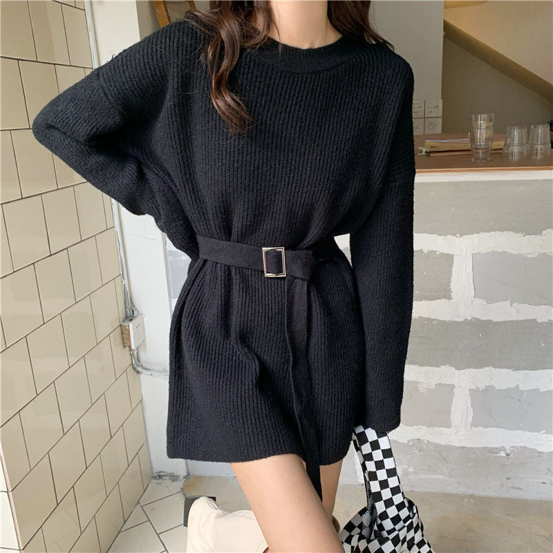 Damen Strickkleid mit taillierter Gürteldetail und modernem Rippmuster Drune