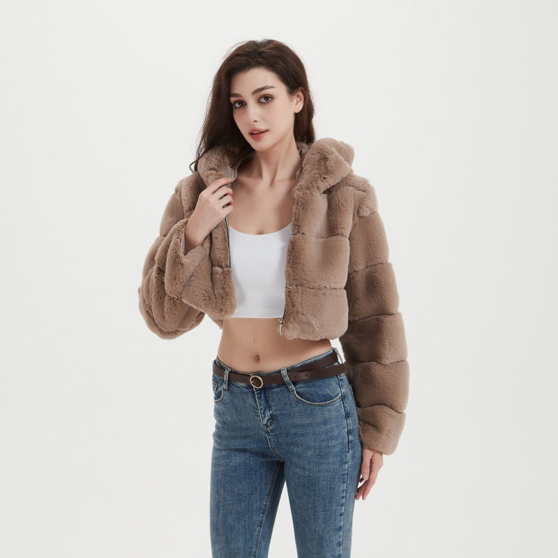 Damen Cropped Kunstpelzjacke mit horizontaler Panelstruktur und Reißverschluss Drune