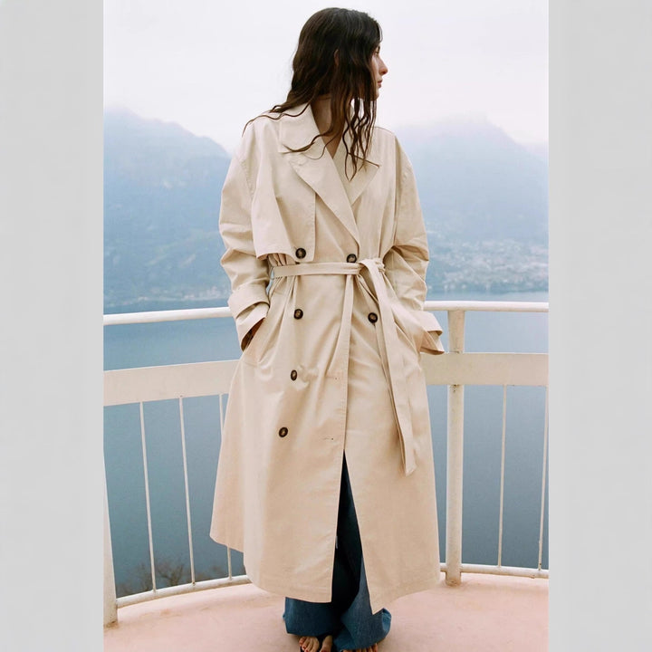 Damen Langer Trenchcoat mit doppelreihiger Knopfleiste, Taillengürtel und breitem Revers Drune