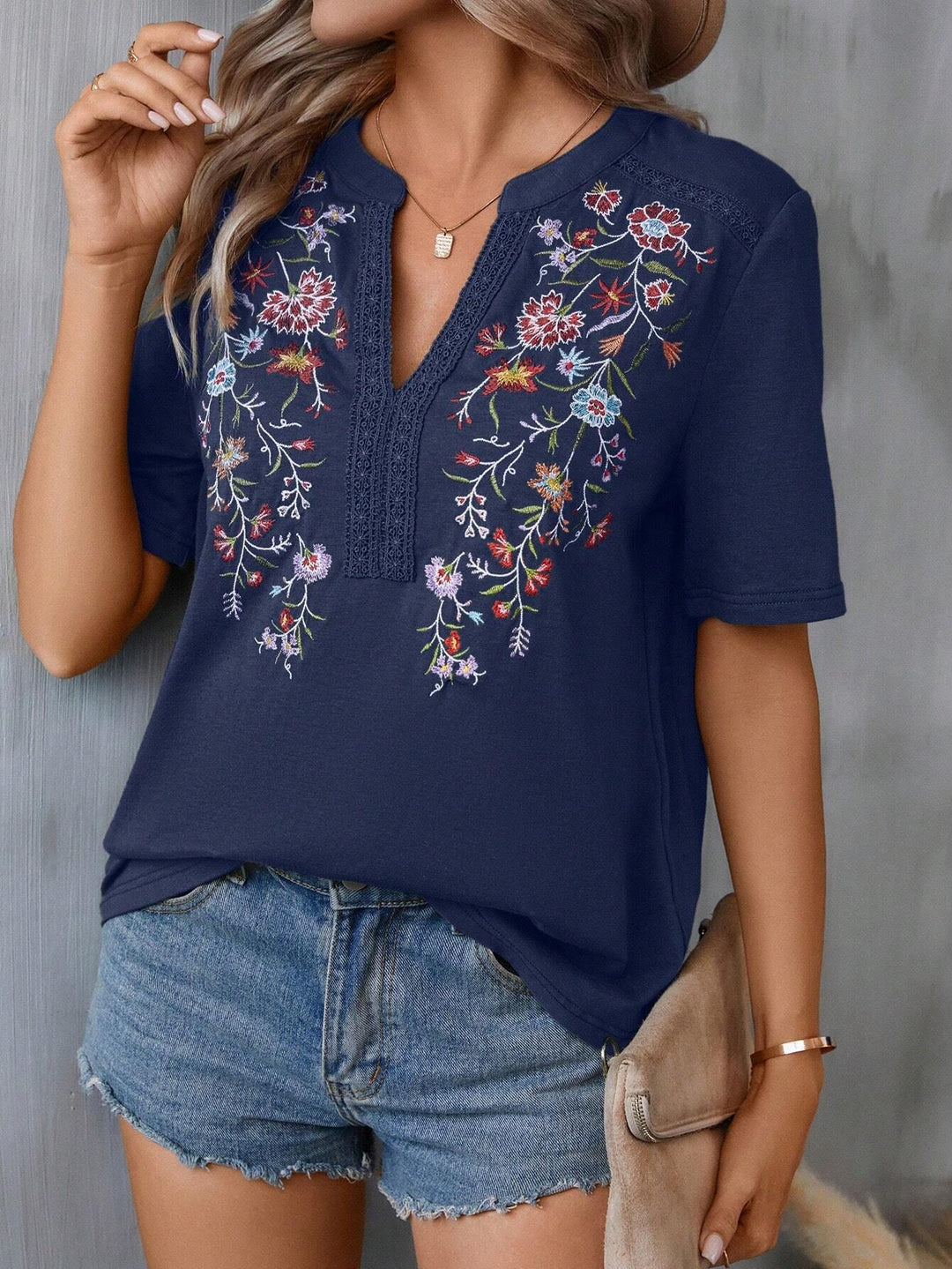 Damen bestickte Boho-Tunika mit tiefem Ausschnitt und Spitzenbesatz Drune