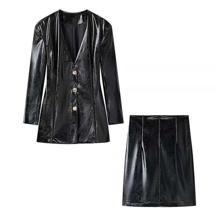 Damen Langer Lackleder-Blazer mit taillierter Silhouette, tiefem V‑Ausschnitt und Zierknöpfen Drune