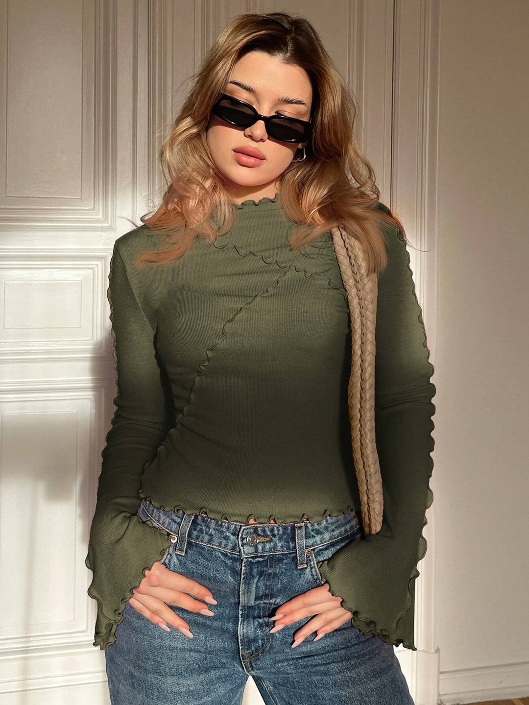 Damen Geripptes Langarmshirt mit Rüschen-Saum und Stehkragen Drune
