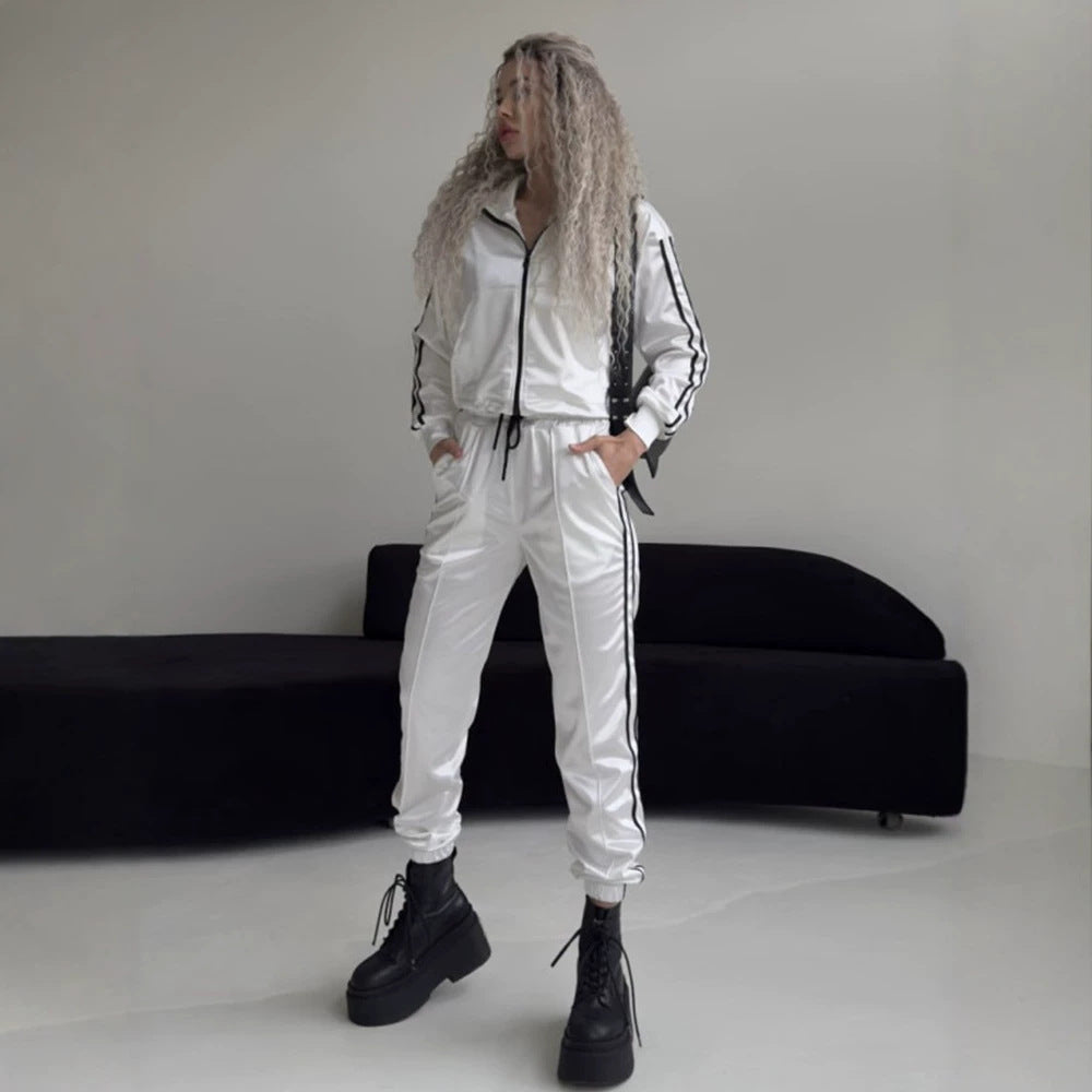 Damen glänzender Satin-Trainingsanzug mit Kontraststreifen, Reißverschlussjacke und Tunnelzughose Drune