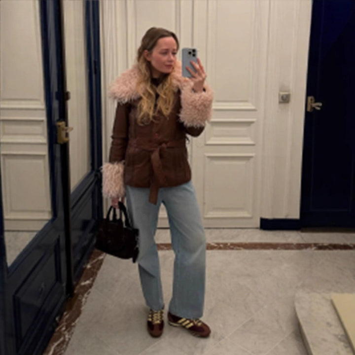 Damen Taillierte Lederimitatjacke mit Bindegürtel, opulentem abnehmbarem Faux-Fur-Schalkragen und Fellmanschetten Drune