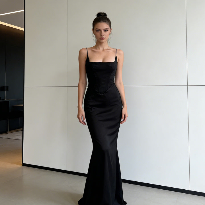 Damen Elegantes und figurbetontes Abendkleid mit schmalen Trägern und hohem Schlitz Drune