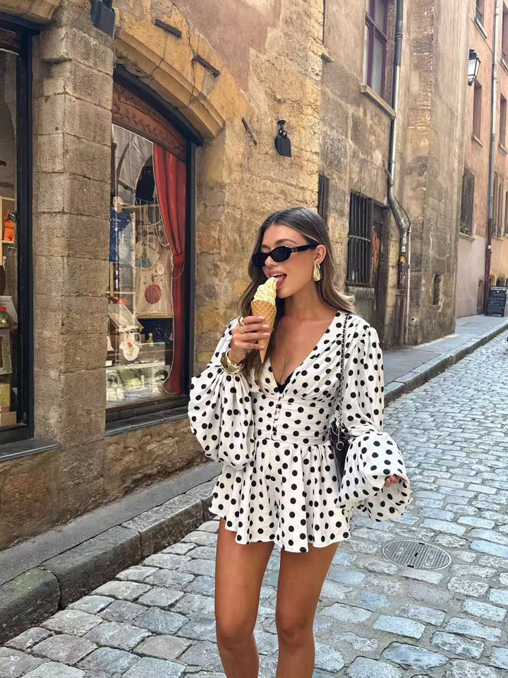 Damen Kurzes Polka‑Dot Kleid mit tiefem V‑Ausschnitt, Ballonärmeln und Knopfleiste Drune