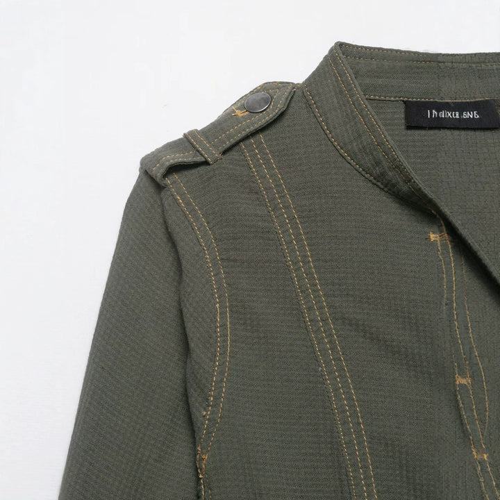 Damen Kurze Utility-Jacke mit Stehkragen, Schulterklappen und aufgesetzten Pattentaschen Drune