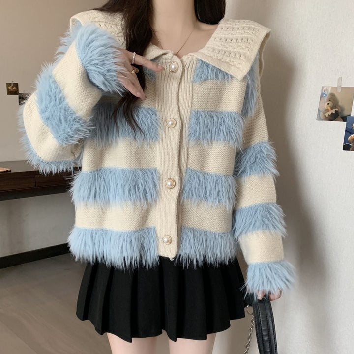 Damen Strickjacke mit geflochtenem Kragen und Kunstfellapplikationen Drune