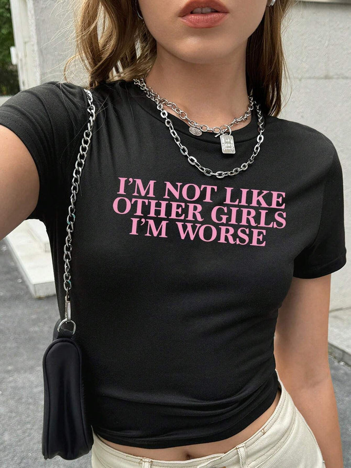 Damen T-Shirt mit künstlerischem Statement-Print und figurbetontem Schnitt Drune