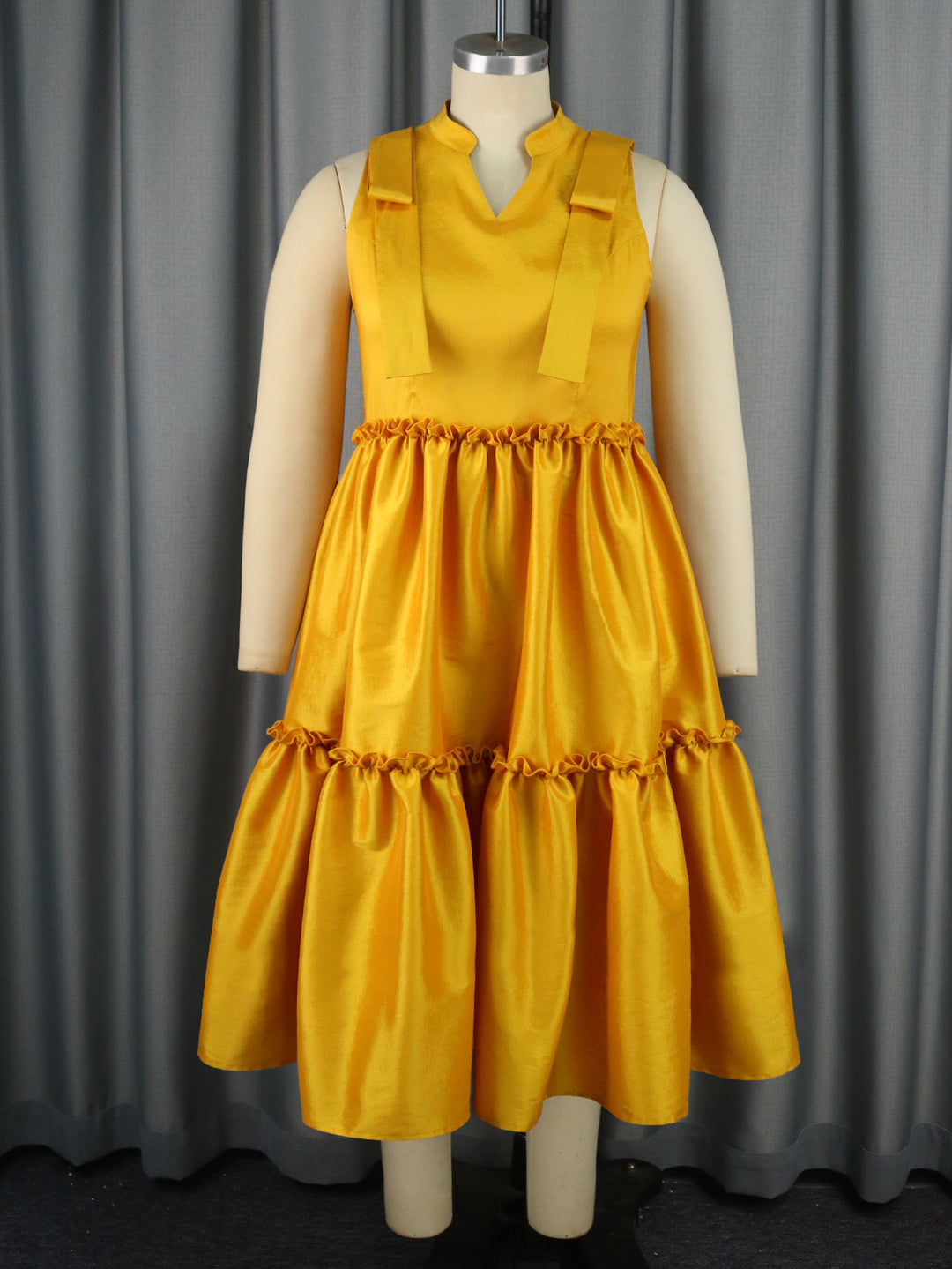Damen Elegantes Maxikleid mit voluminösem Rock Drune