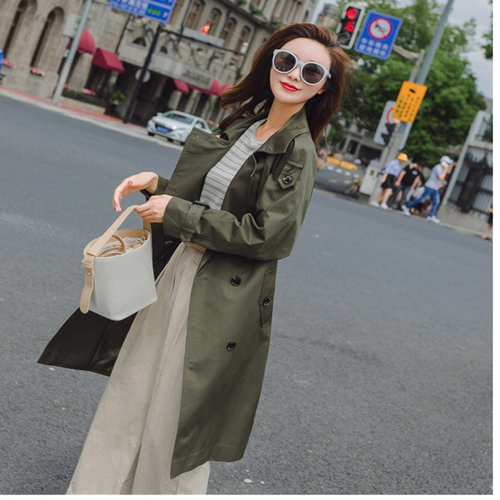 Damen Midilanger Trenchcoat mit taillierendem Bindegürtel und verstellbaren Manschetten Drune