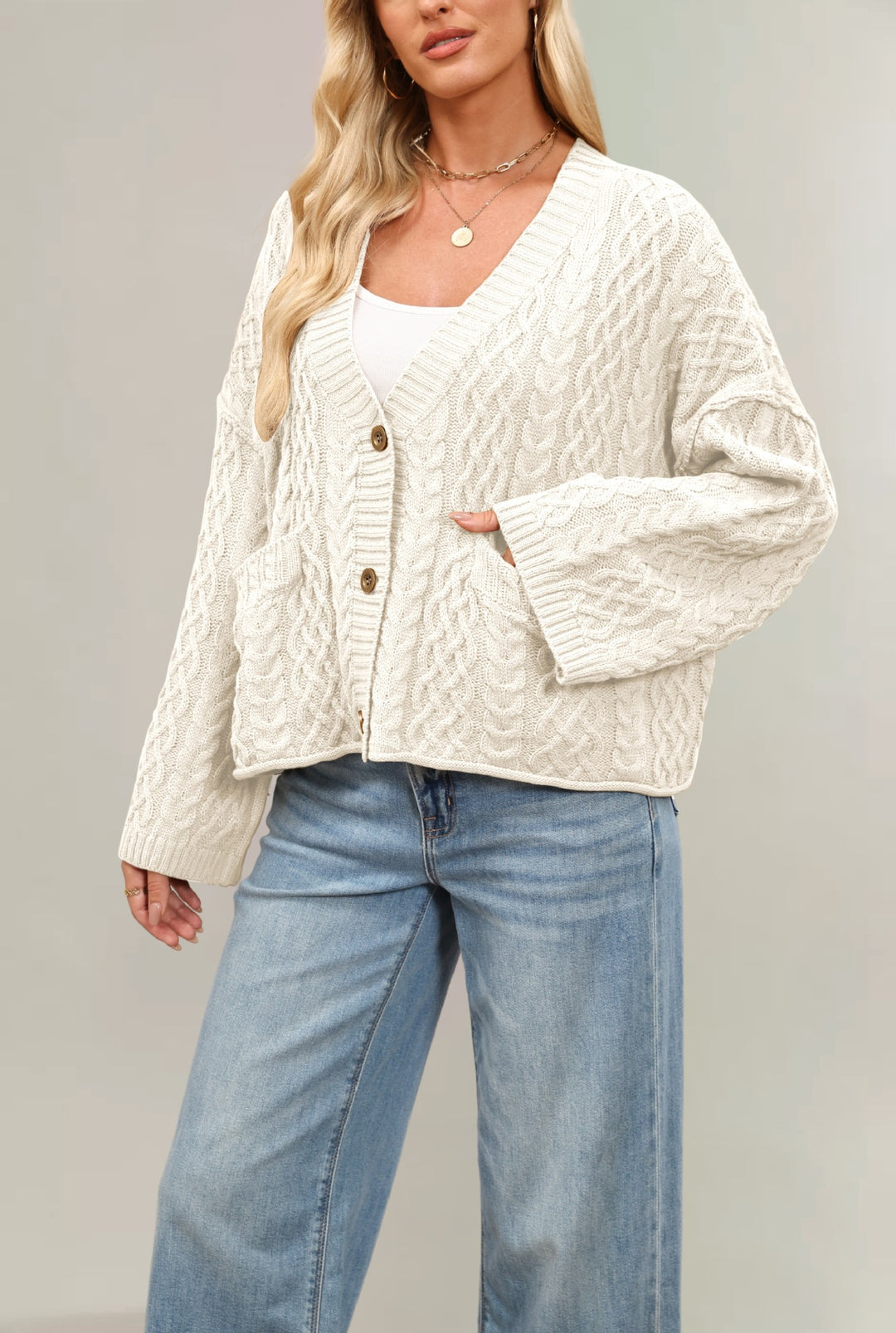 Damen Strickjacke mit Kabelmuster und Taschen Drune
