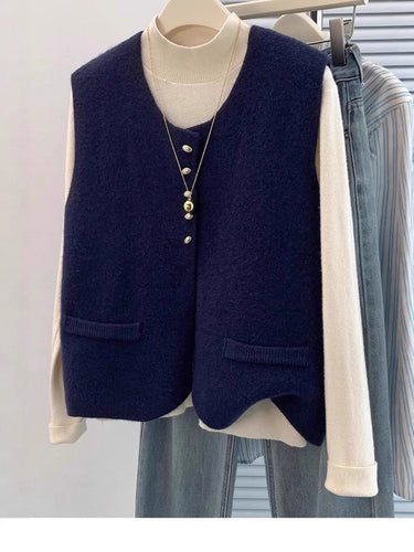 Damen Kurzgeschnittene Ärmellose Strickweste mit Perlenknopfleiste und aufgesetzten Taschen Drune