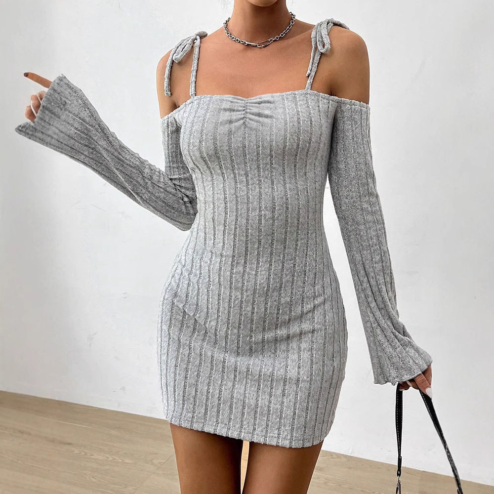 Damen Off-Shoulder Minikleid mit Rüschendetails und feinem Rippstrick Drune