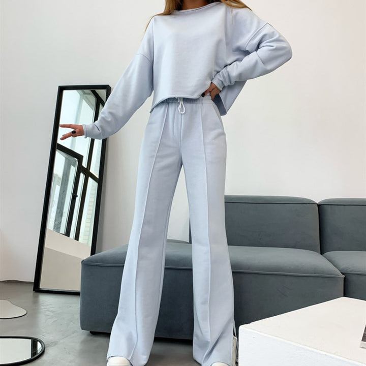 Damen lässiger Sweatshirt und weite Hose im entspannten Stil
