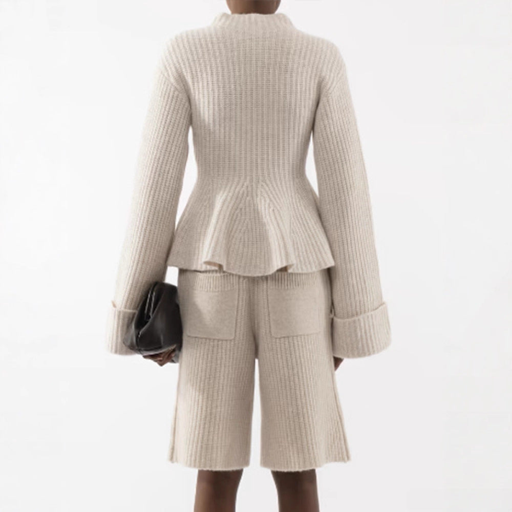 Damen Feinstrick-Zweiteiler mit tailliertem Peplum-Pullover und High-Waist-Bermuda Drune