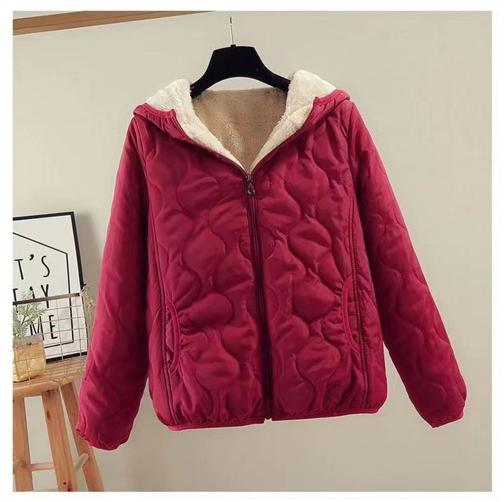 Damen nan gesteppte Kapuzenjacke mit Teddyfutter, wattierter Silhouette und dekorativem Herzquilting Drune