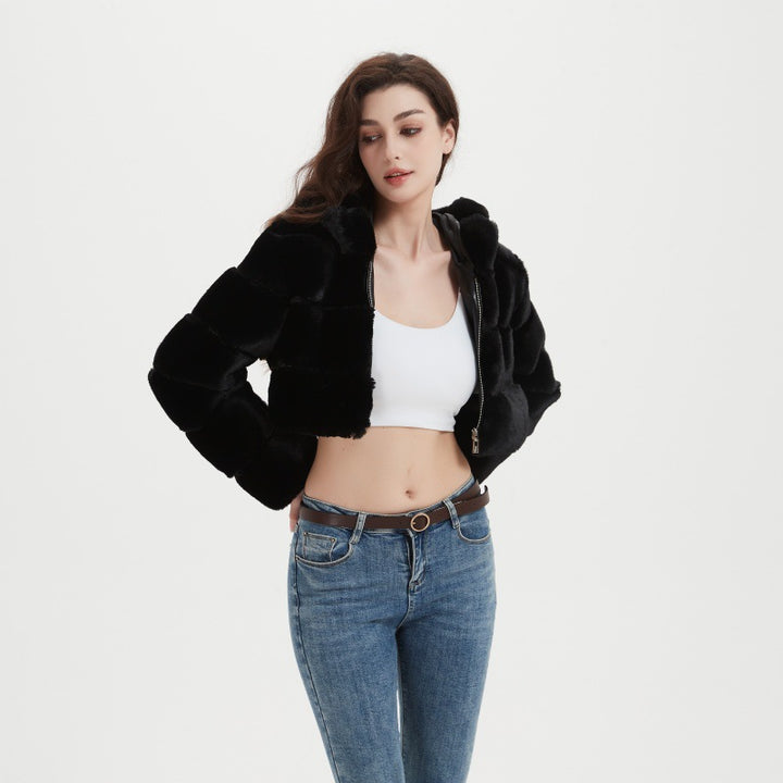 Damen Cropped Kunstpelzjacke mit gestepptem Panel‑Design und Kapuze Drune
