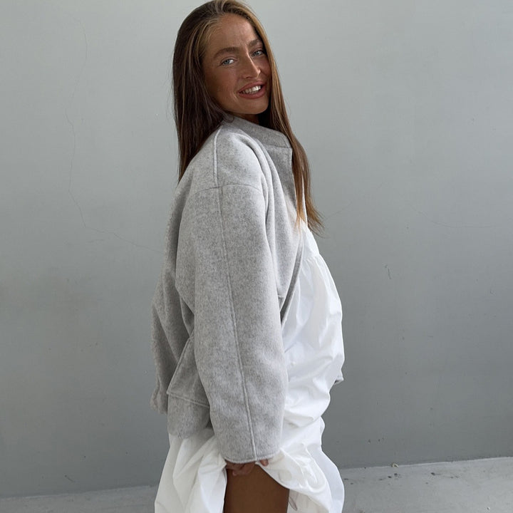 Damen oversized Wolljacke mit schlichten Knopfdetails und praktischen Taschen Drune