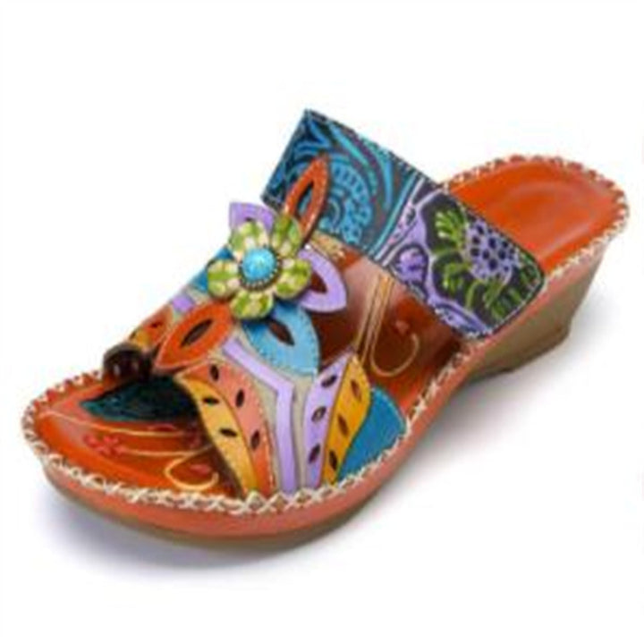 Damen Keil‑Pantolette mit Blumendekor und handgefertigten Lederapplikationen Drune