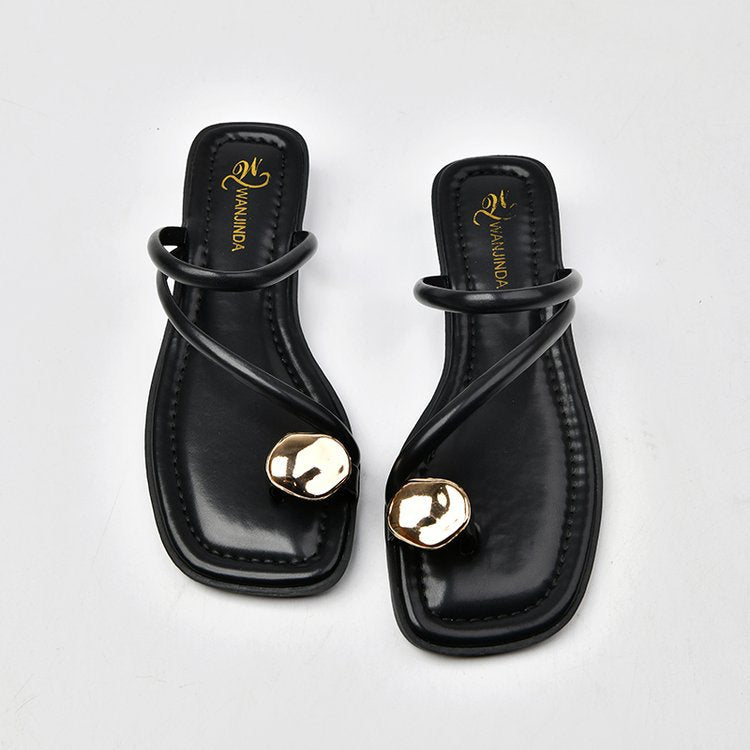 Damen Elegante und modische Riemchensandalen mit einzigartigem Metallakzent Drune