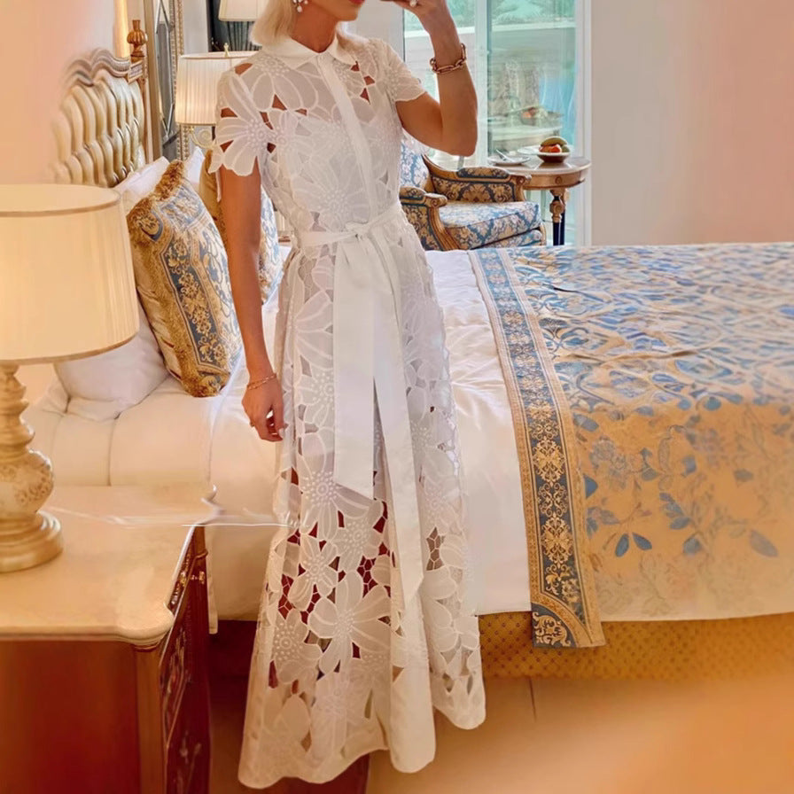 Damen nan ausgestelltes Maxikleid aus floraler Broderie mit Hemdblusenkragen, Knopfleiste und Bindegürtel Drune