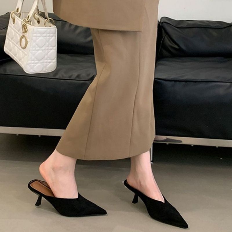 Damen Spitz zulaufende Schlupf‑Mules mit sculpted Kittenabsatz Drune