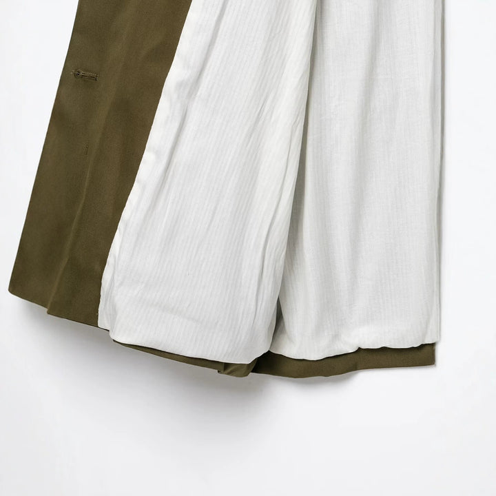 Damen Kurze Utility-Capejacke mit Tunnelzug, hohem Stehkragen und verstellbaren Ärmelriegeln Drune
