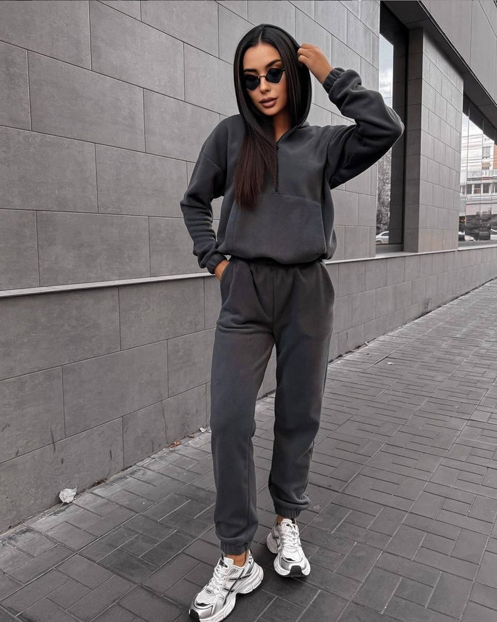 Damen sportliches Fleece-Set mit halbhohem Reißverschluss Kapuzenhoodie und lässiger Jogginghose Drune