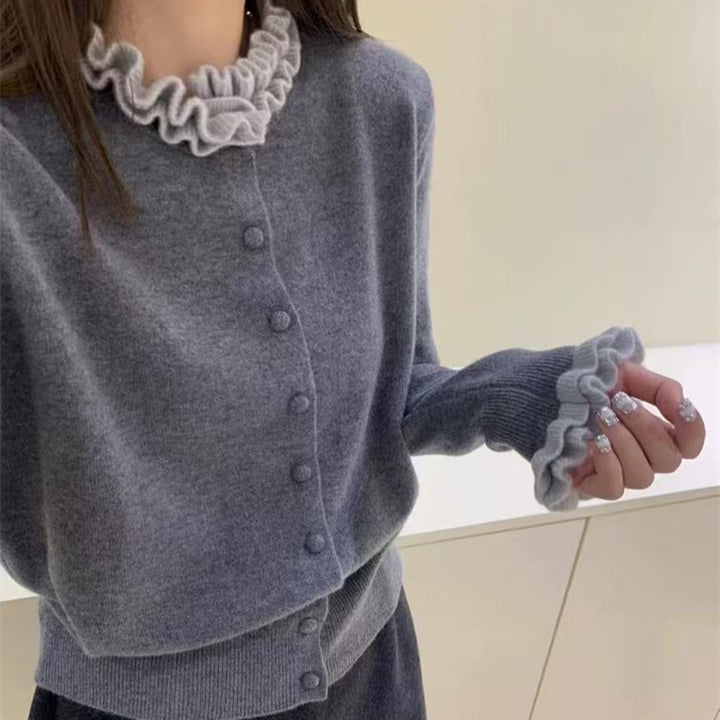 Damen Strickjacke mit Rüschenkragen und Knopfdetails Drune