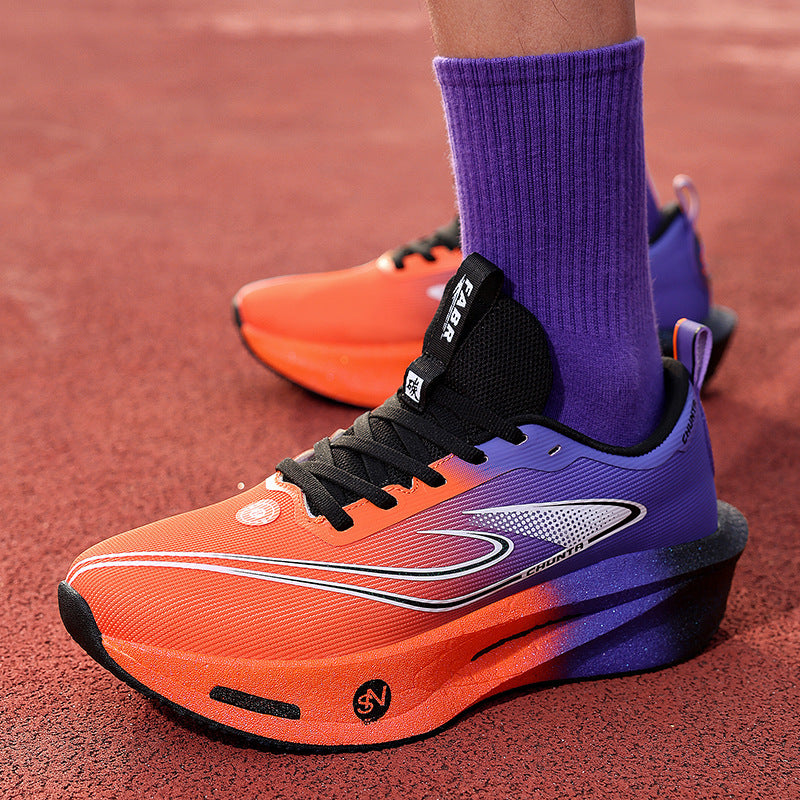 Unisex fließende Race-Performance-Sneaker mit hochprofilierter reaktiver Schaum-Zwischensohle und nahtlosem Leichtstrick-Obermaterial Drune