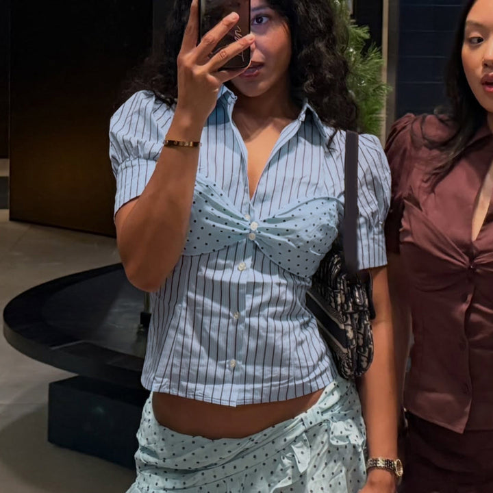 Damen Kurzarmbluse mit Rüschendetails und Polka-Dot-Akzent Drune
