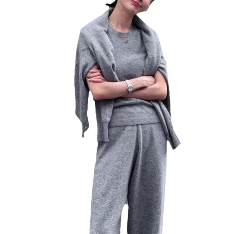 Damen Strickensemble aus weichem Material mit Knopfdetails Drune