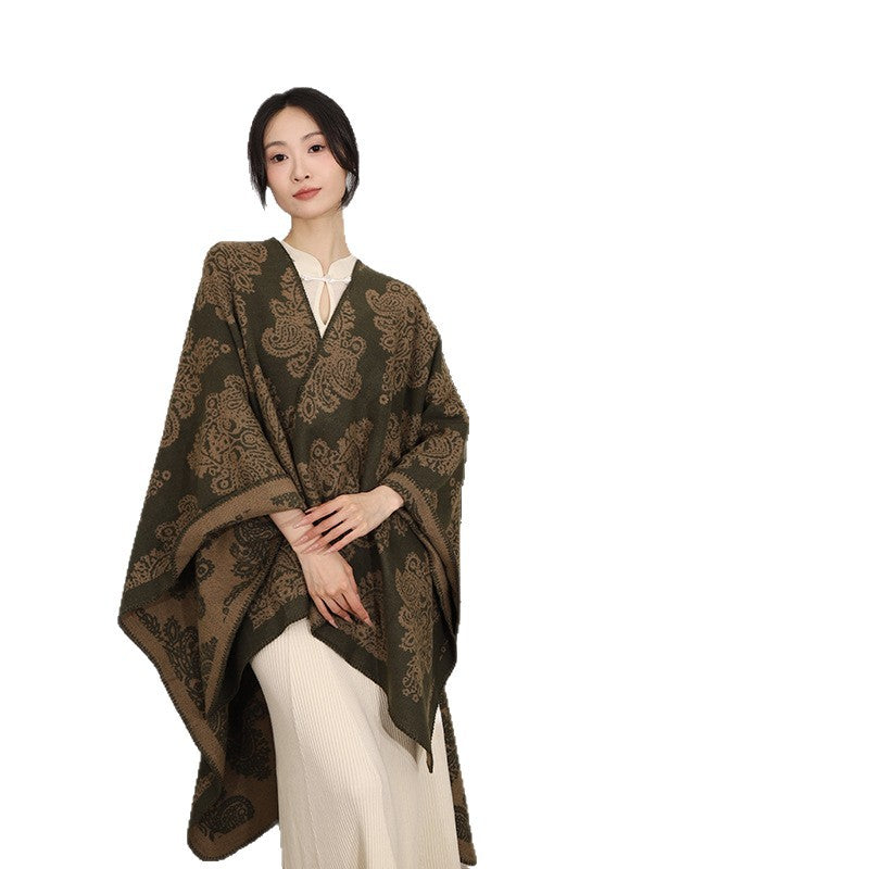 Damen Wollmix-Capeponcho mit beidseitigem Jacquard‑Paisley und kontrastierter Rollkante Drune
