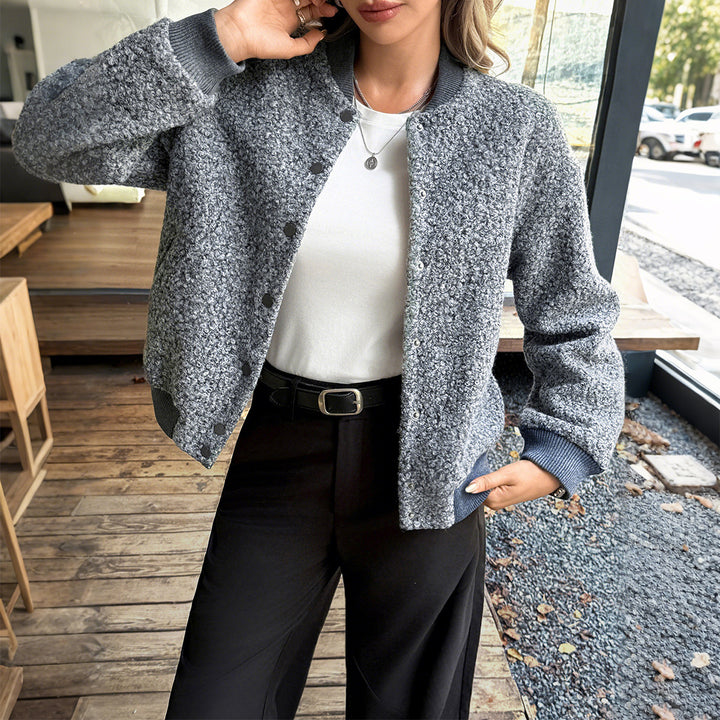 Damen nan kurzer Satin-Trench mit doppelreihiger Knopfleiste, aufgesetzten Pattentaschen und geknöpften Ärmelmanschetten Drune